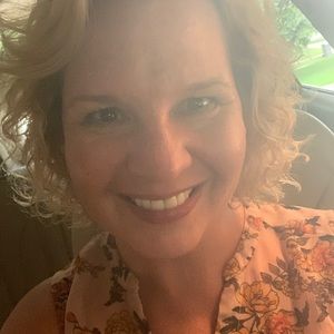 Meet your Posher, Traci